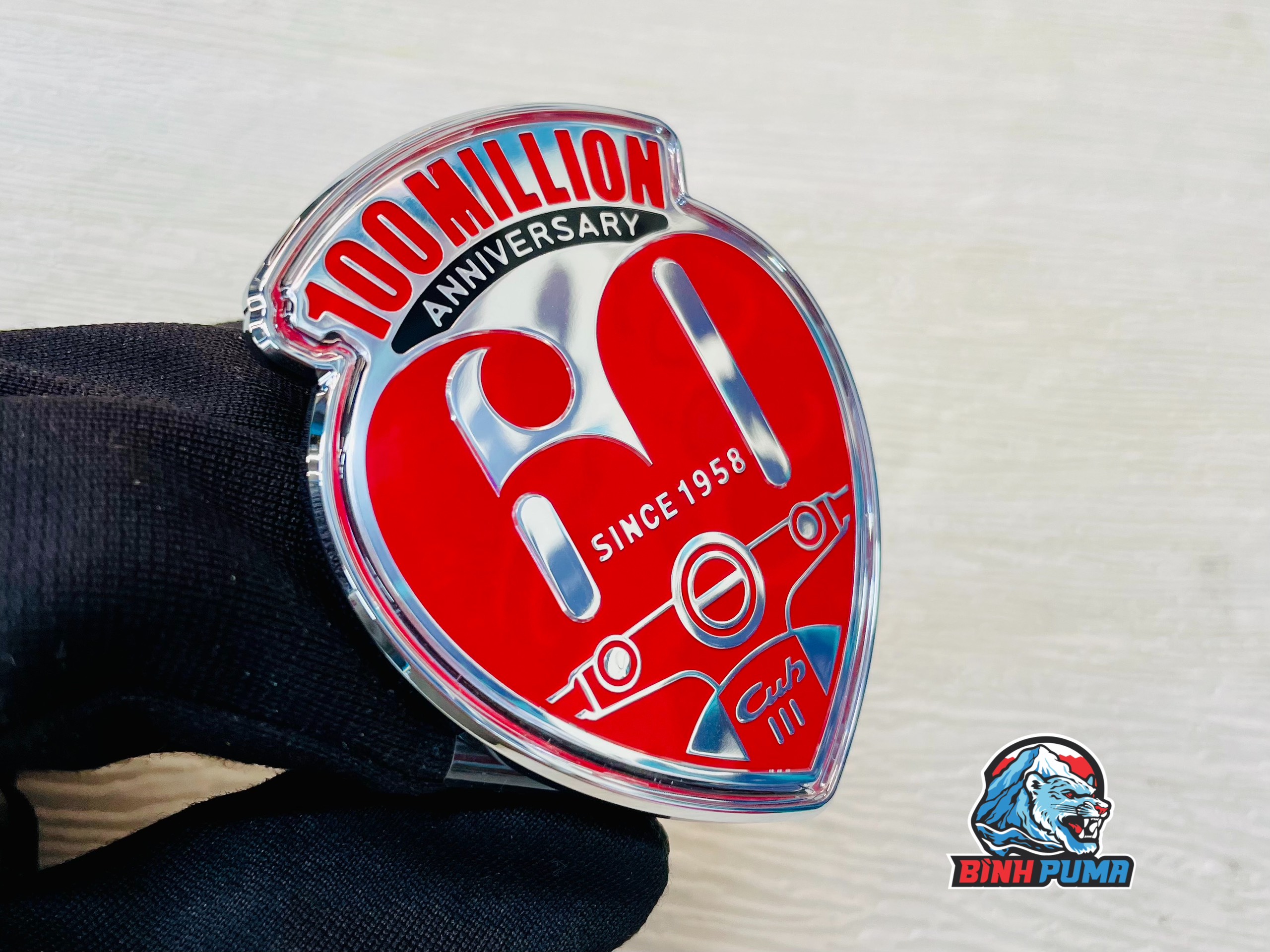 Tem logo Honda Cub kỷ niệm 60 năm