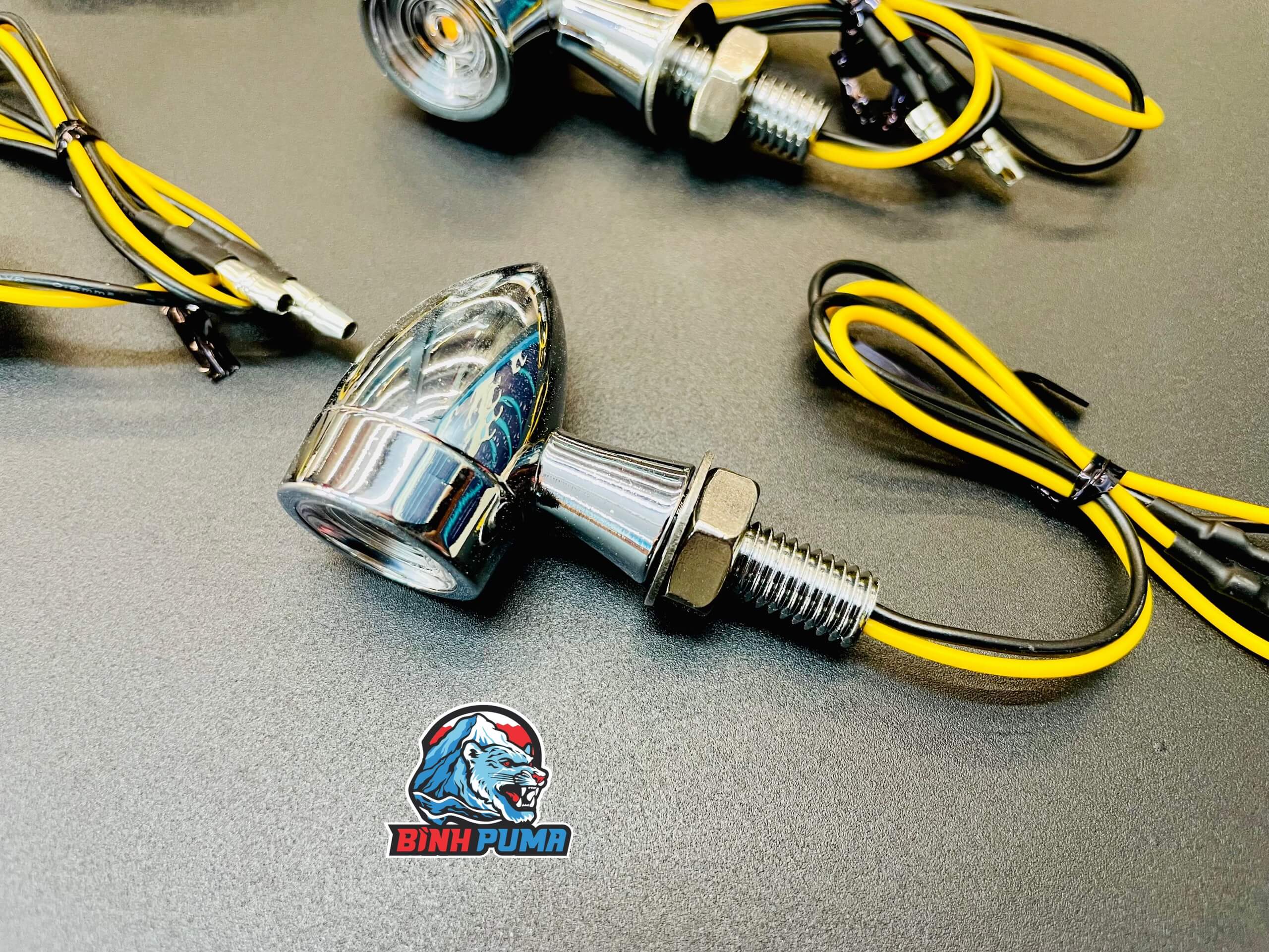 Bộ xi nhan led PG-1 màu xi