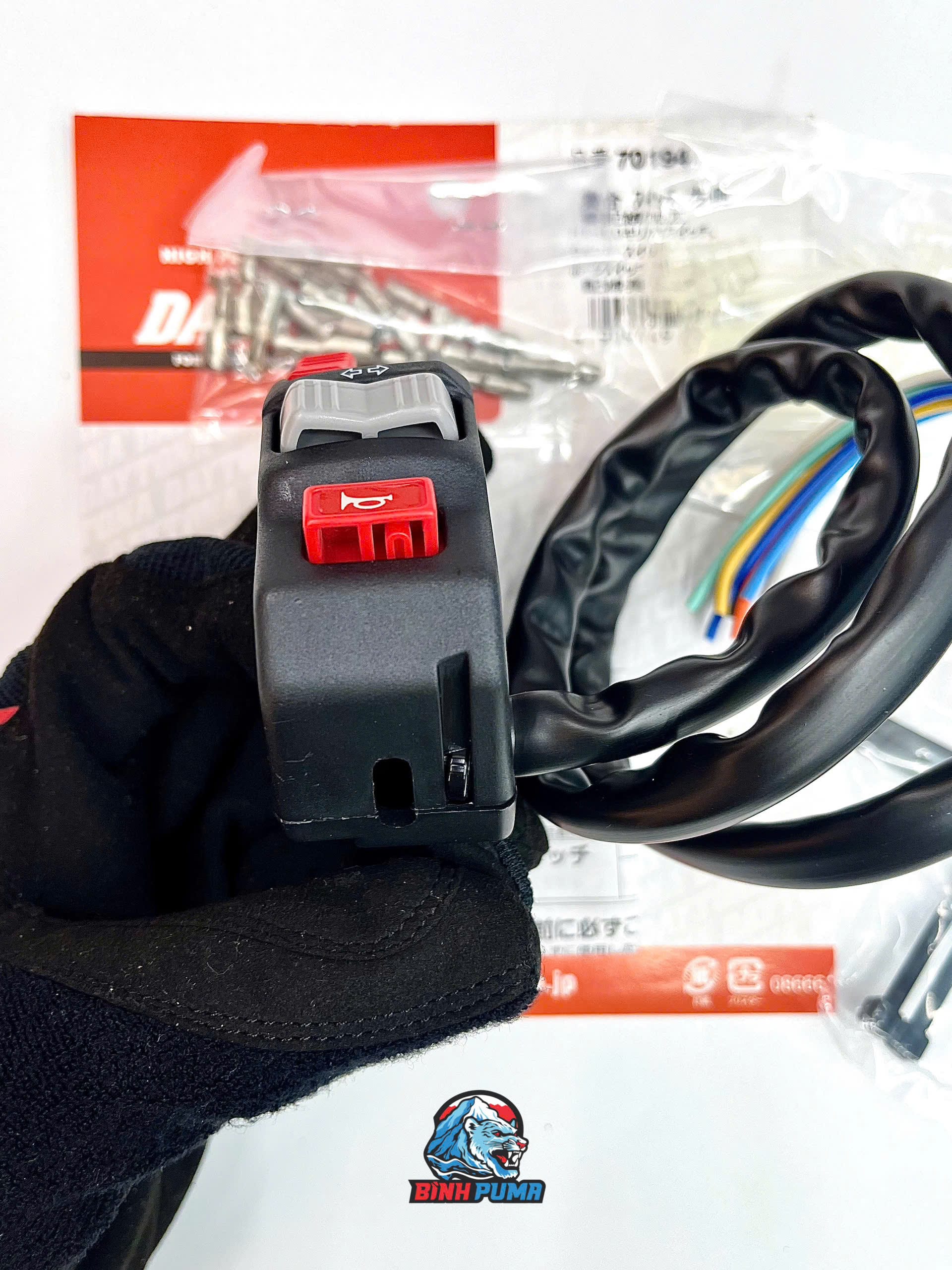 Cùm công tắc trái Daytona