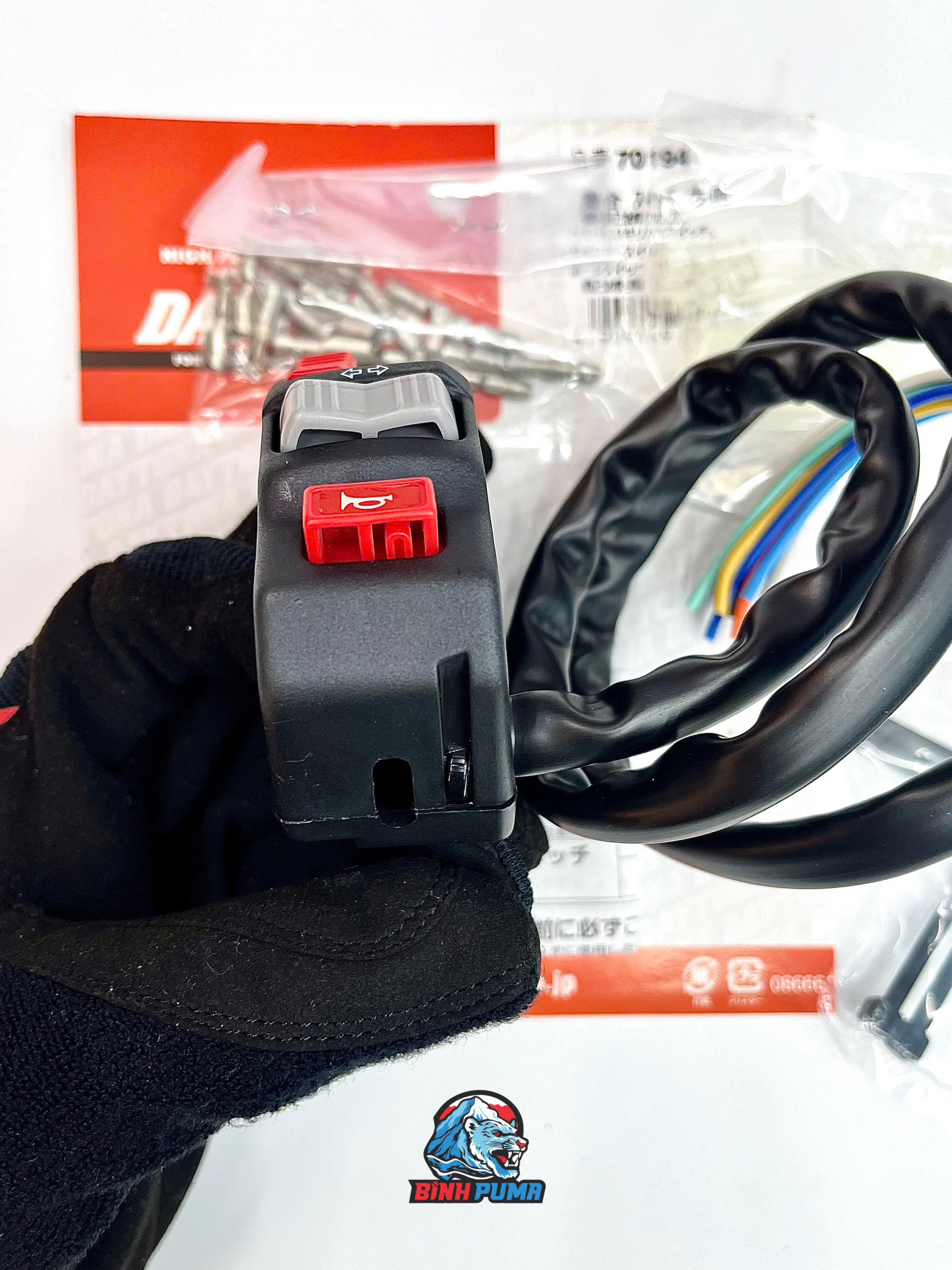 Cùm công tắc trái Daytona