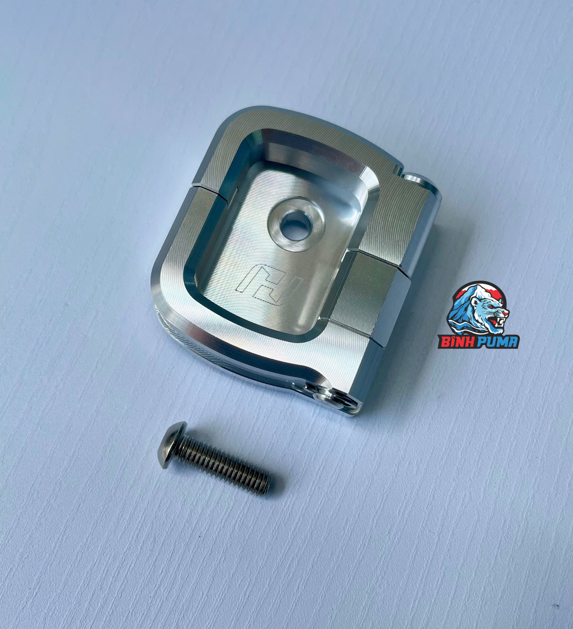 Móc treo đồ H2C cho Giorno+125