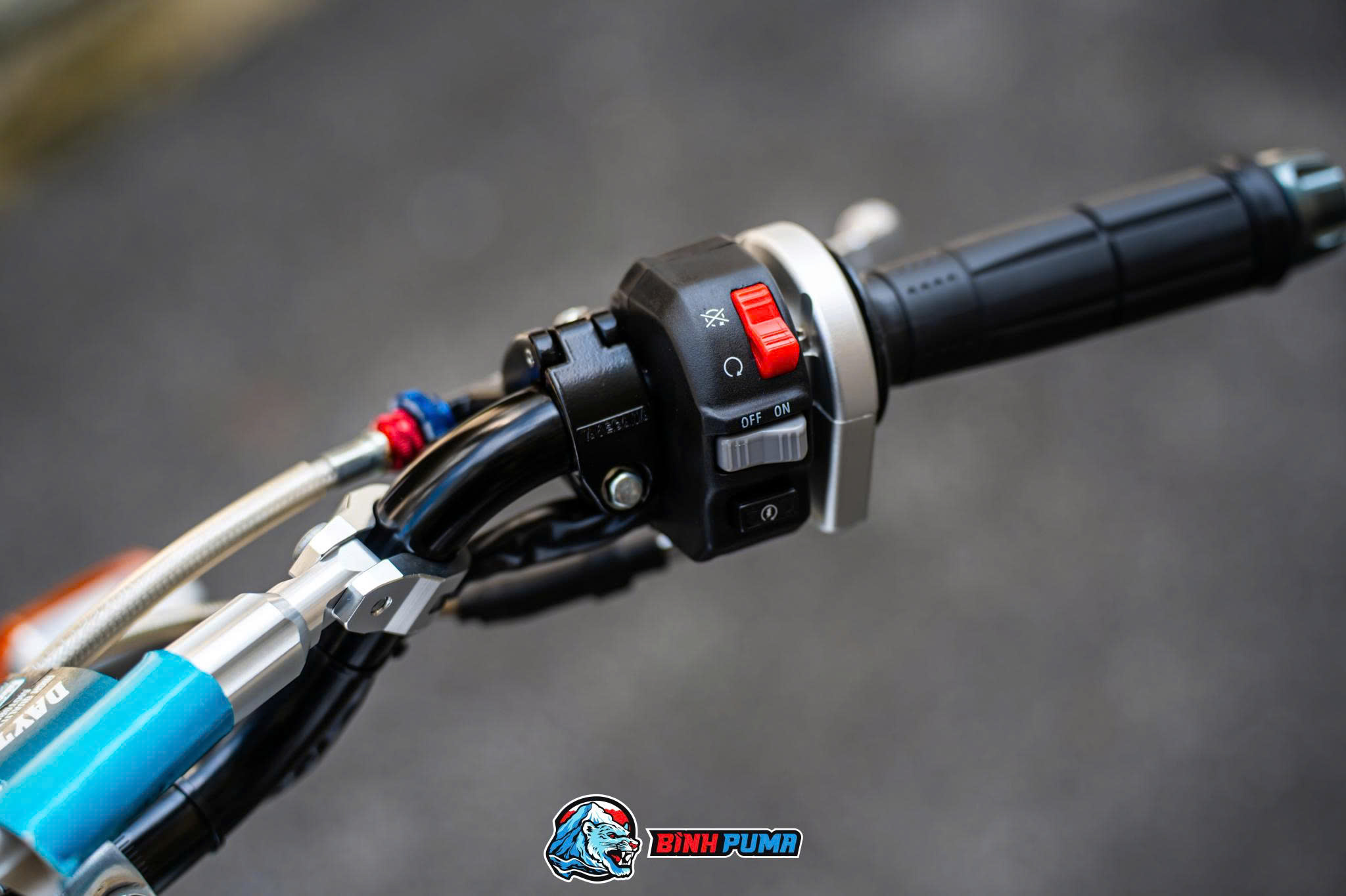 Cùm bên phải daytona