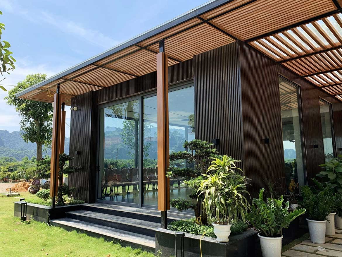 Lam gỗ nhựa ngoài trời và các ứng dụng thực tế trong trang trí ngoại thất