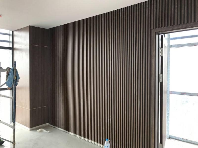 Vách gỗ nhựa composite là gì? Có nên sử dụng vách ngăn bằng gỗ nhựa Composite không?