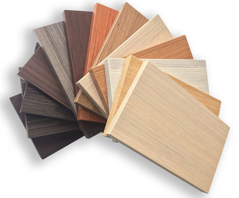 Năm 2024, gỗ nhựa composite là lựa chọn hàng đầu cho các dự án xây dựng và trang trí nội thất. Có tính năng chống mối mọt và chịu nhiệt tốt hơn gỗ tự nhiên, gỗ nhựa composite mang đến sự đa dạng về màu sắc và kiểu dáng, cũng như giúp bảo vệ môi trường.