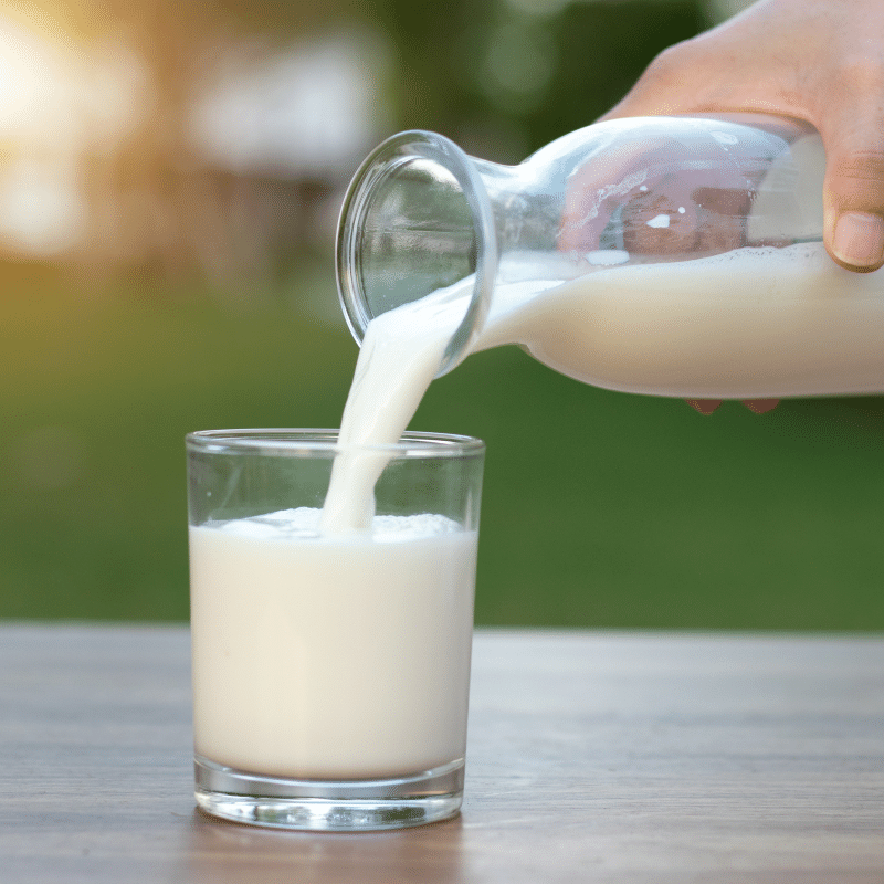 Chọn các loại sữa đúng với nhu cầu của ông bà để làm quà Tết sẽ giúp bổ sung dưỡng chất, đảm bảo cho sức khỏe của họ được cải thiện hơn.
