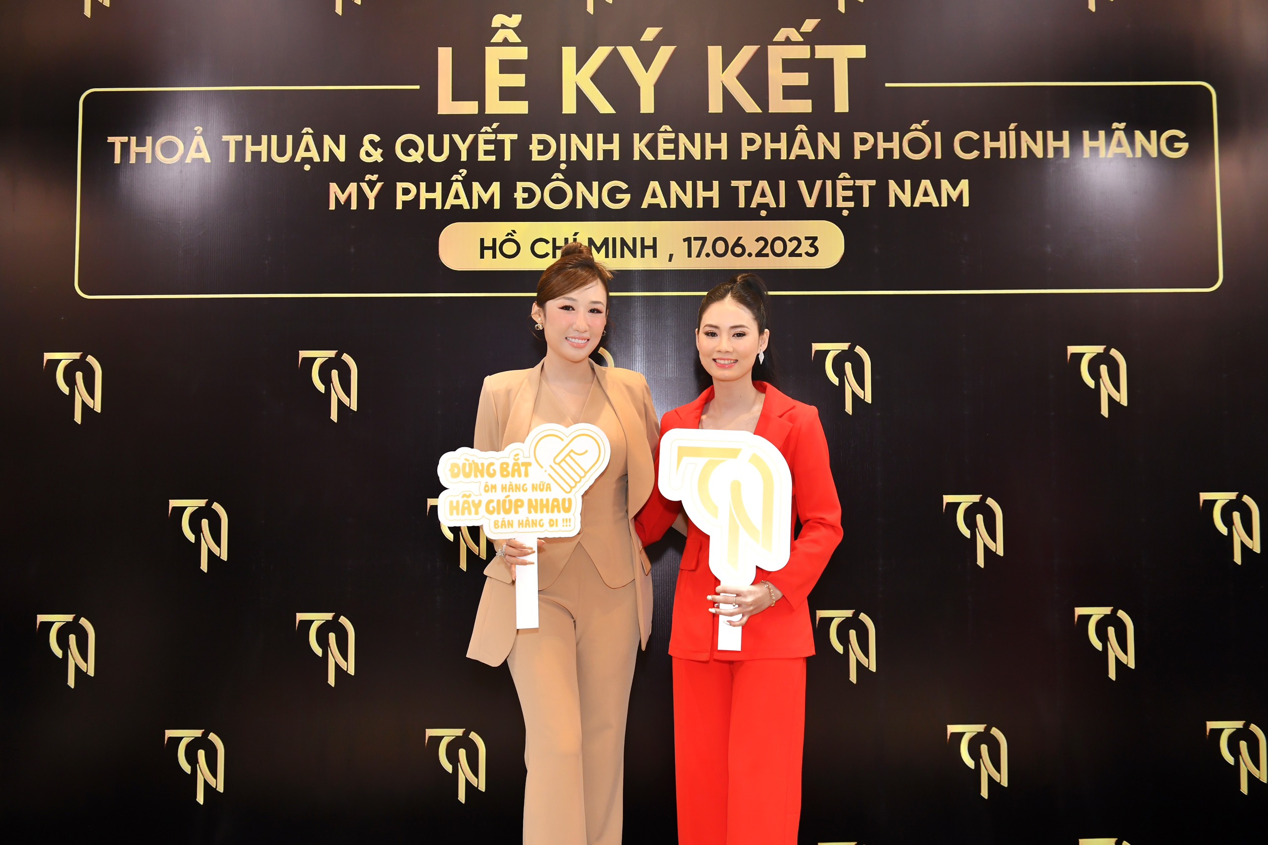 Lễ Ký Kết Thỏa Thuận Và Quyết Định Kênh Phân Phối Chính Hãng Mỹ Phẩm Đông Anh tại Việt Nam