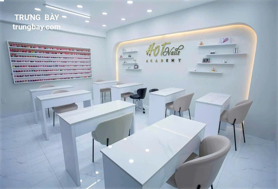 Thi công tiệm trưng bày nail spa nước hoa