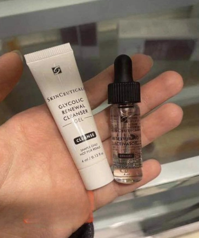 Set Sữa Rửa Mặt + Serum Tẩy Da Chết Skinceuticals
