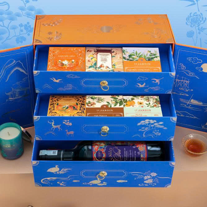 Hộp Quà Tết Non Xanh Nước Biếc 3