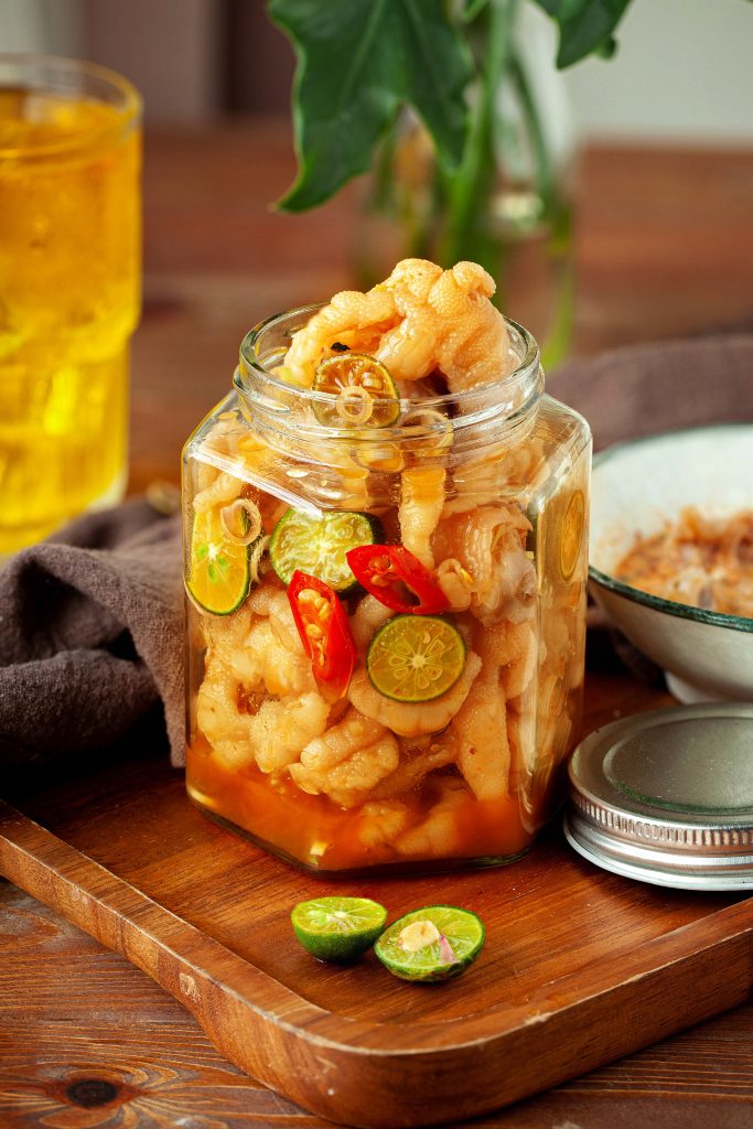 CHÂN GÀ NGÂM SẢ ỚT CHÂN GÀ NGÂM SẢ ỚT