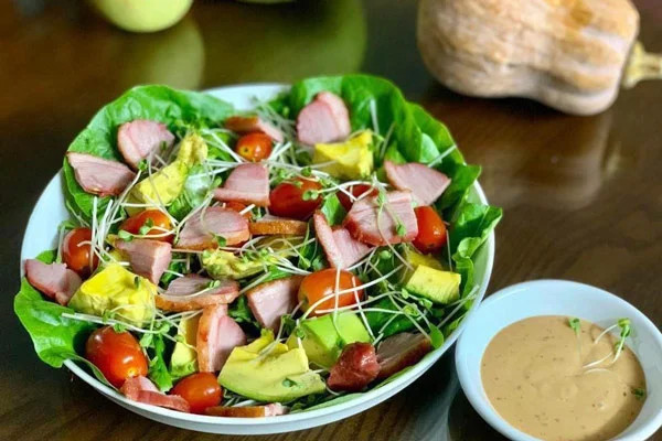 SALAD LƯỜN NGỖNG HUN KHÓI SALAD LƯỜN NGỖNG HUN KHÓI