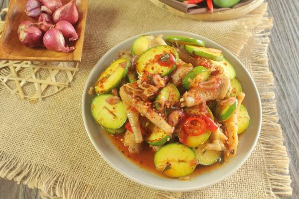 CHÂN GÀ SỐT THÁI CHÂN GÀ SỐT THÁI