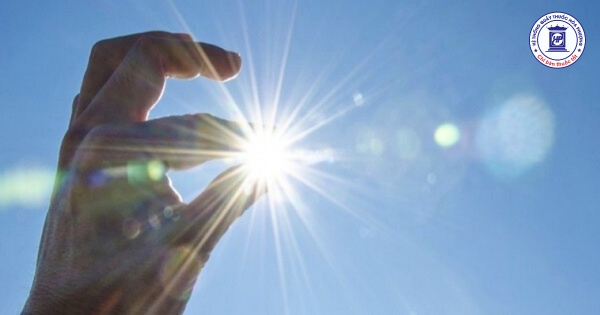 Làm cách nào để bảo vệ bản thân khỏi tia cực tím (UV)?