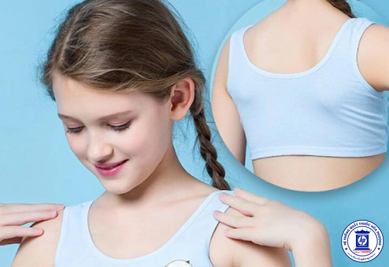 Các dấu hiệu và cách chăm sóc bé gái trong tuổi dậy thì