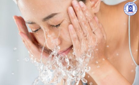 Hướng Dẫn Rửa Mặt Đúng Cách: Thời Gian, Lợi Ích và Những Lưu Ý Quan Trọng