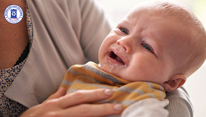 Cách Cho Trẻ Sơ Sinh Bú Bình Không Bị Trớ: Bí Quyết Giúp Bé Bú Bình Hiệu Quả