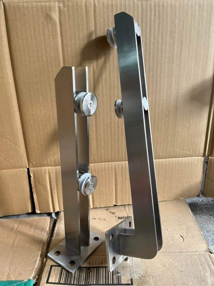 Trụ lan can cầu thang inox 4ly kép