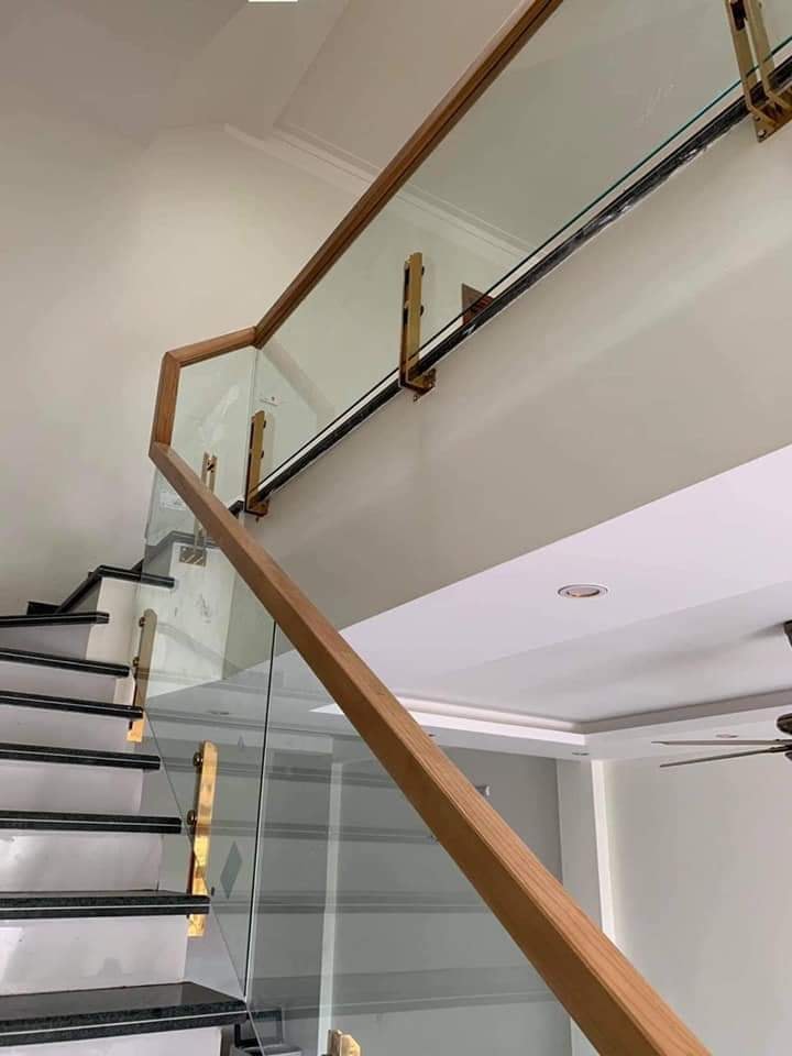 Tay vịn nhựa màu gỗ gõ vuông 60*60