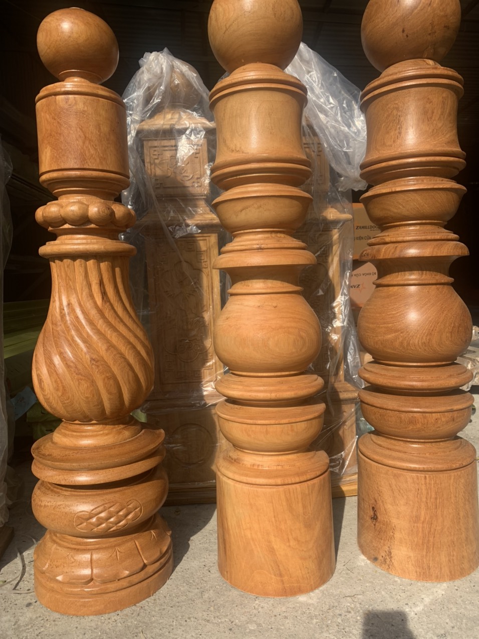 Trụ Gỗ Lim Xoắn Thừng