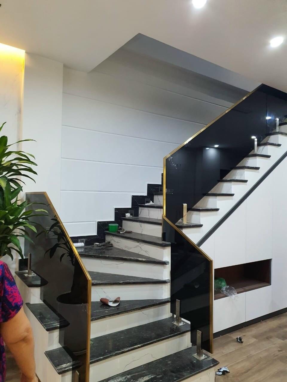 Tay Vịn Cầu Thang Lan Can Inox Mạ Titan Gold