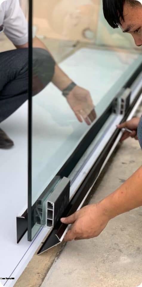 Bộ Đế Kẹp A Không Khoan Kính Lan Can Maxpro Nhập Khẩu