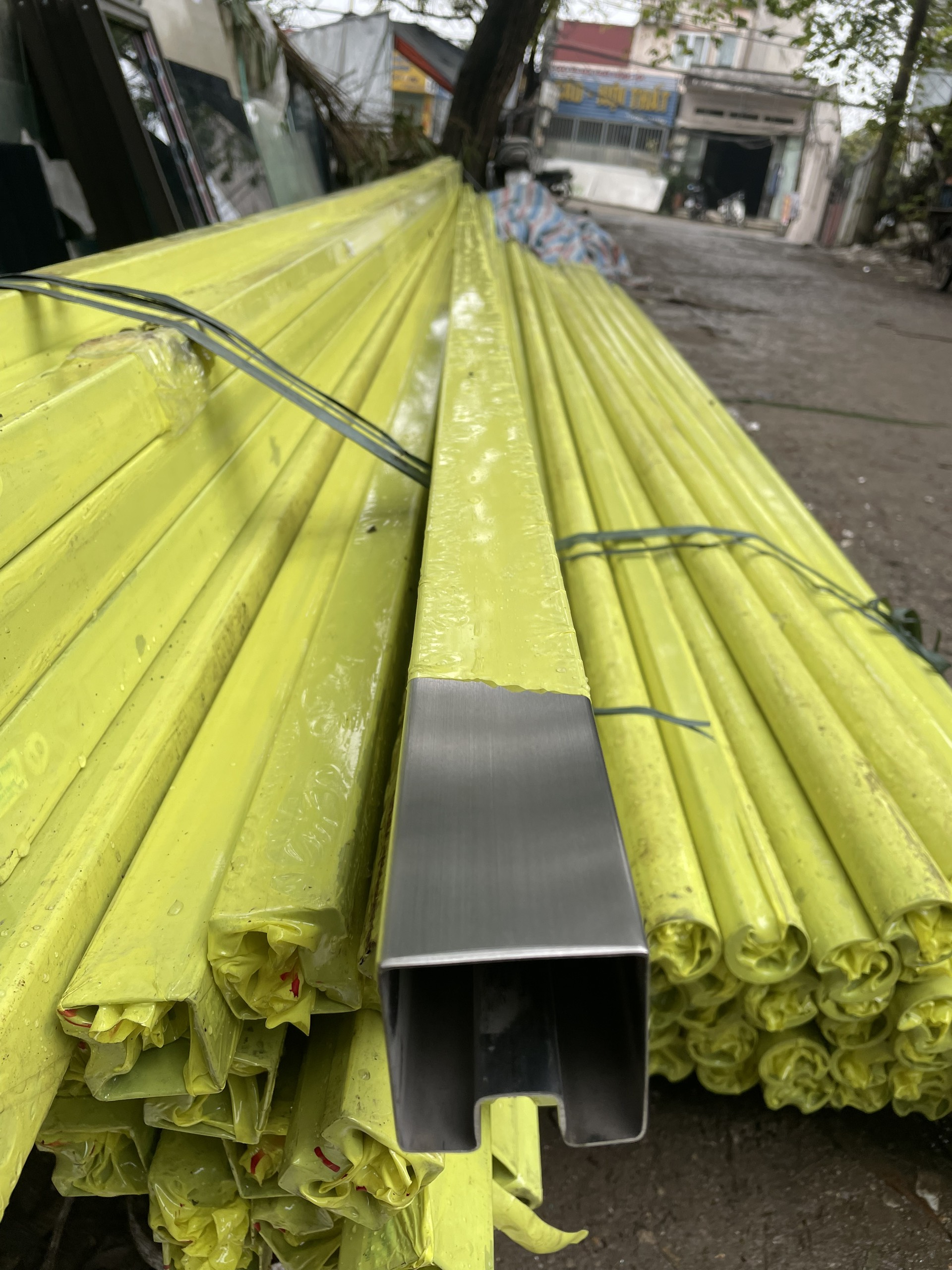 Tay vịn inox xước 50*50