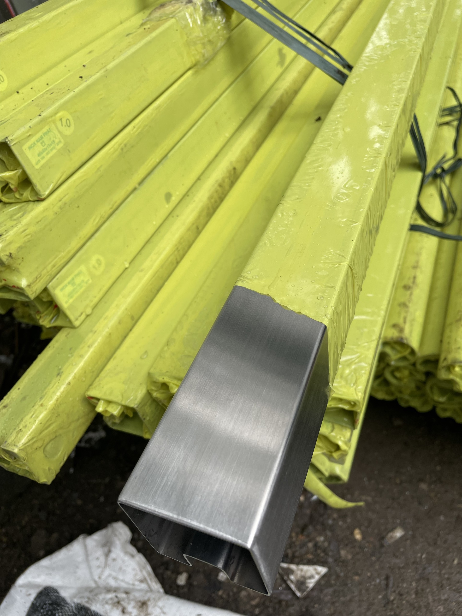 Tay vịn inox xước 40*40