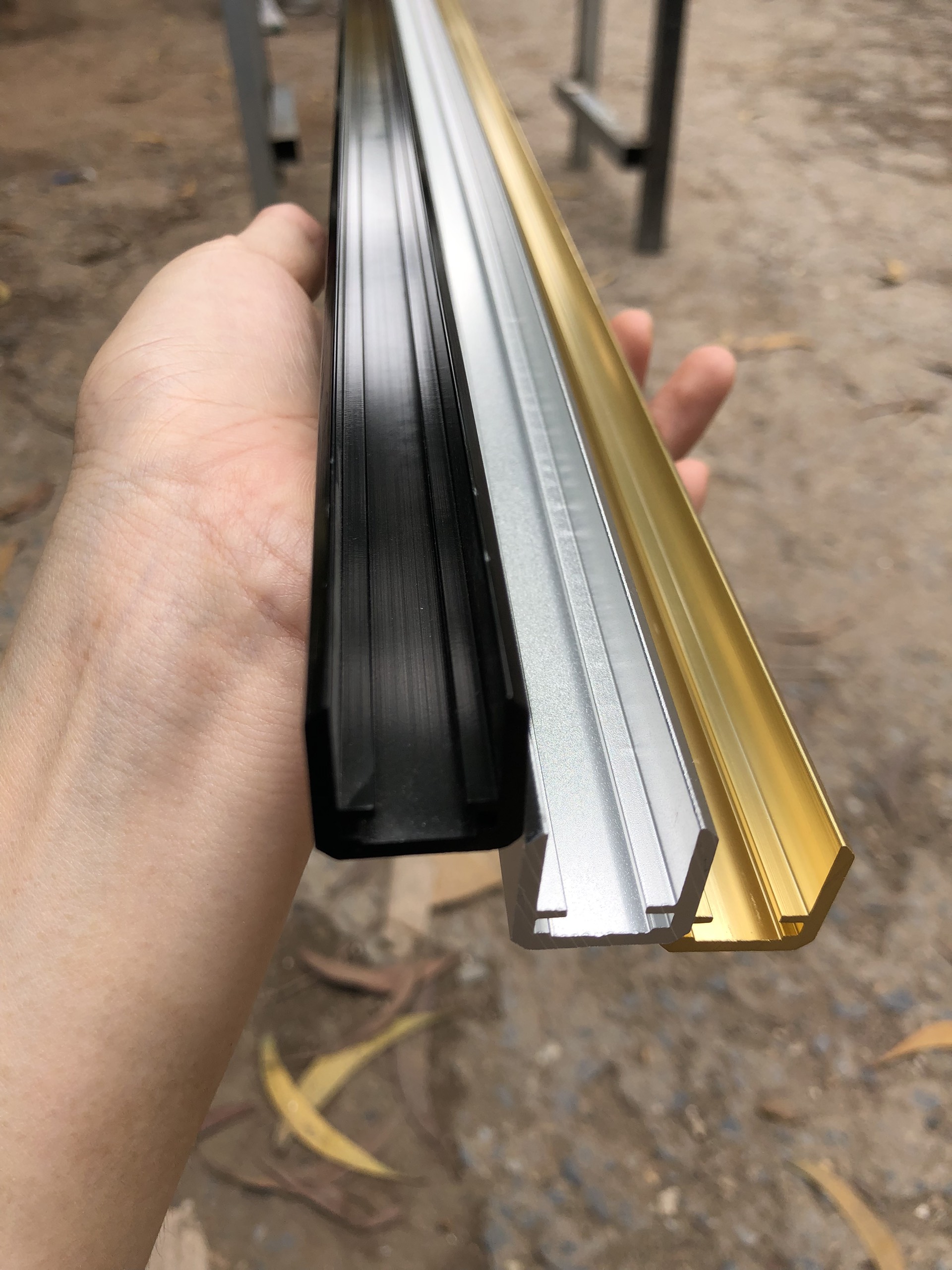 Tay Vịn Lan Can Cầu Thang Nhôm 3D Hộp 20x20