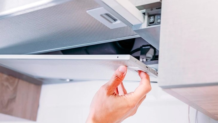 Máy hút mùi bị rò rỉ điện Máy hút mùi bị rò rỉ điện