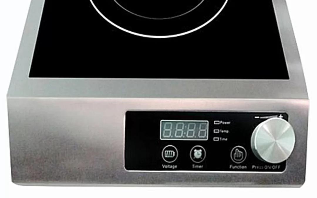 Điều khiển dạng núm vặn truyền thống trên bếp điện từ
