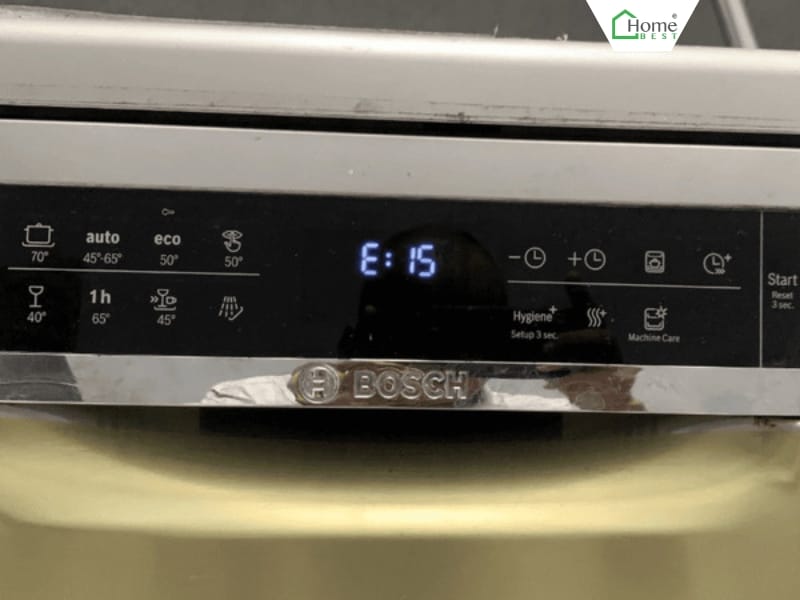 Lỗi E15 – Nước rò rỉ và máy ngừng hoạt động