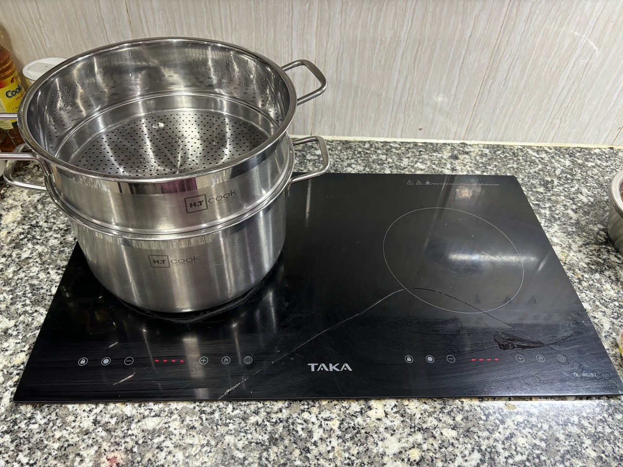 Mặt kính bếp từ nứt vỡ, trầy xước | Home Best Care