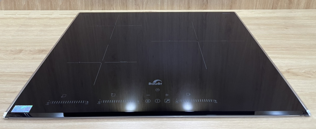 Bếp từ 3 vùng nấu Bauer BEU630GT2E