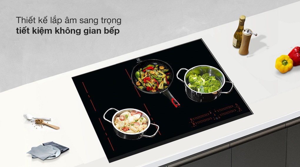 Bếp từ 4 vùng nấu Electrolux EIP8546