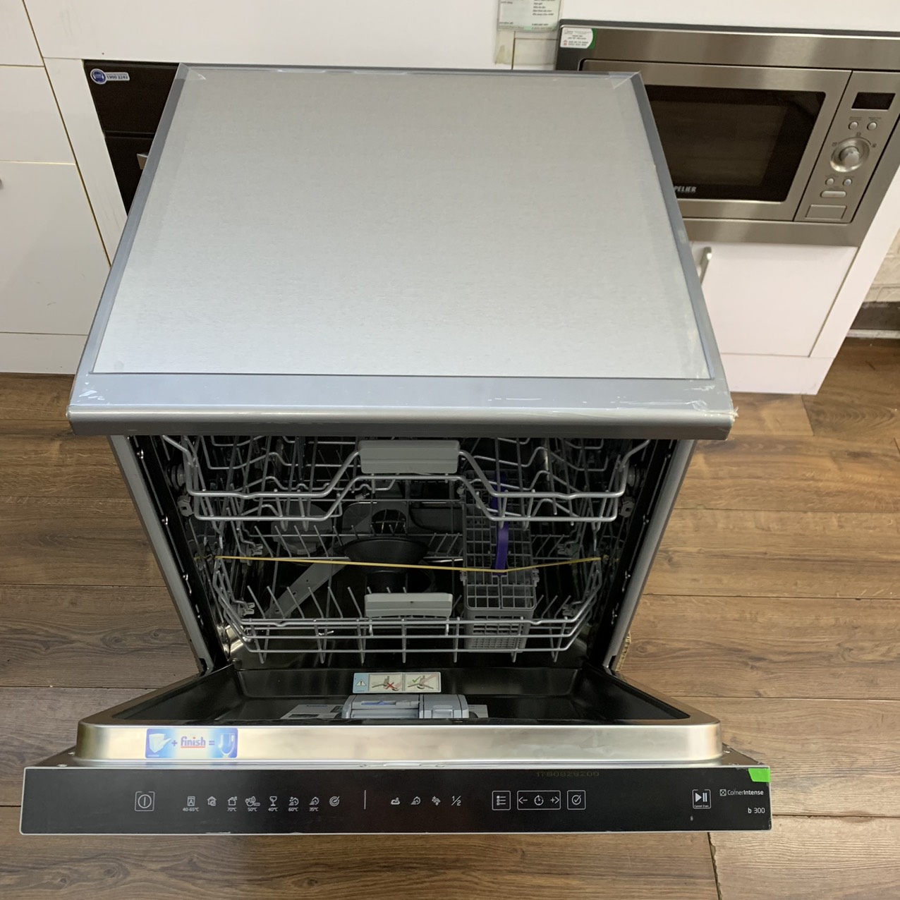 Máy rửa chén bát độc lập Beko DEN48520X