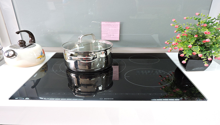 Bếp hồng ngoại 3 vùng nấu Bosch HMH.PKK611B17E