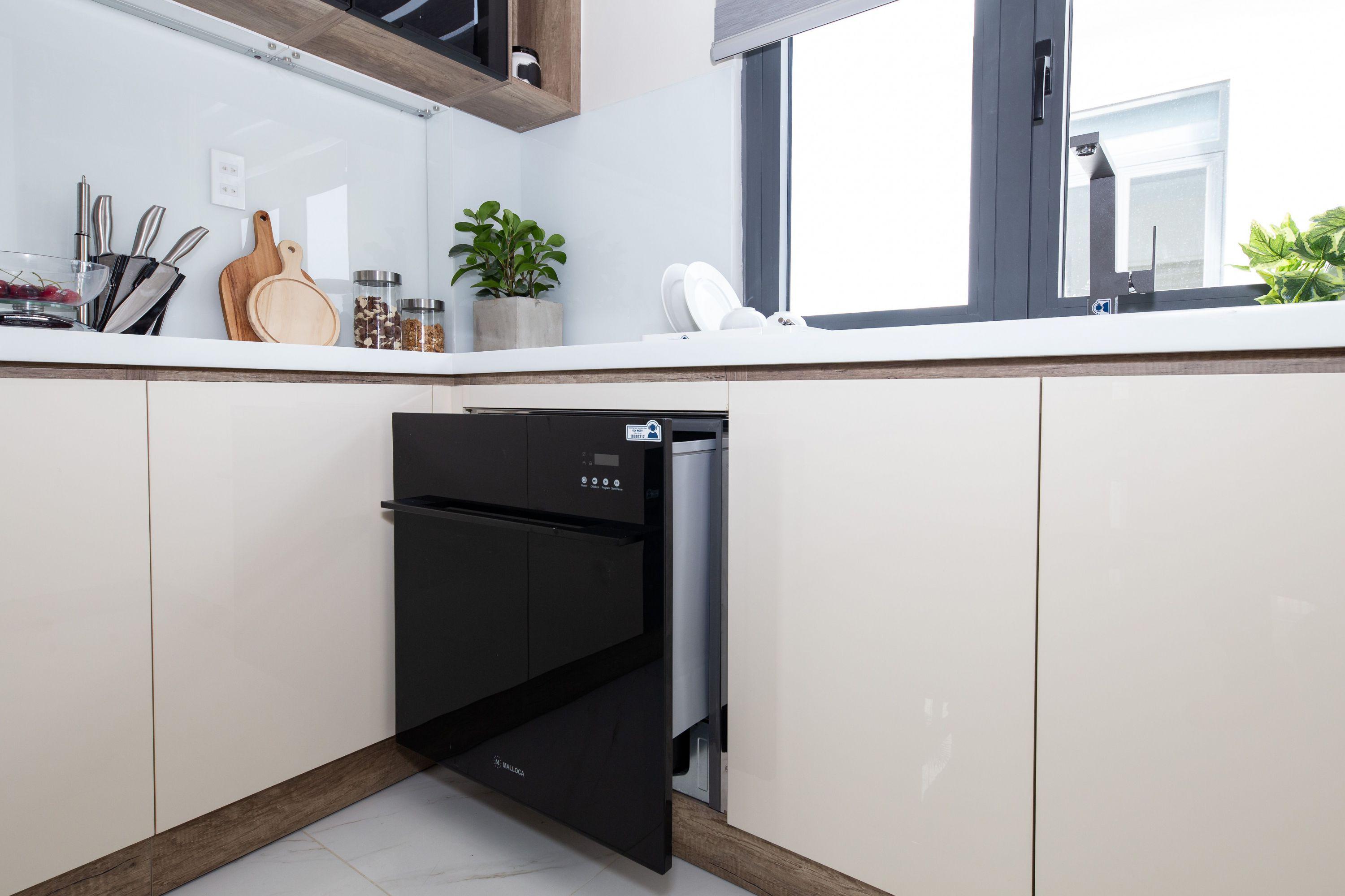 Máy rửa chén bát âm tủ Malloca WQP6-87CP
