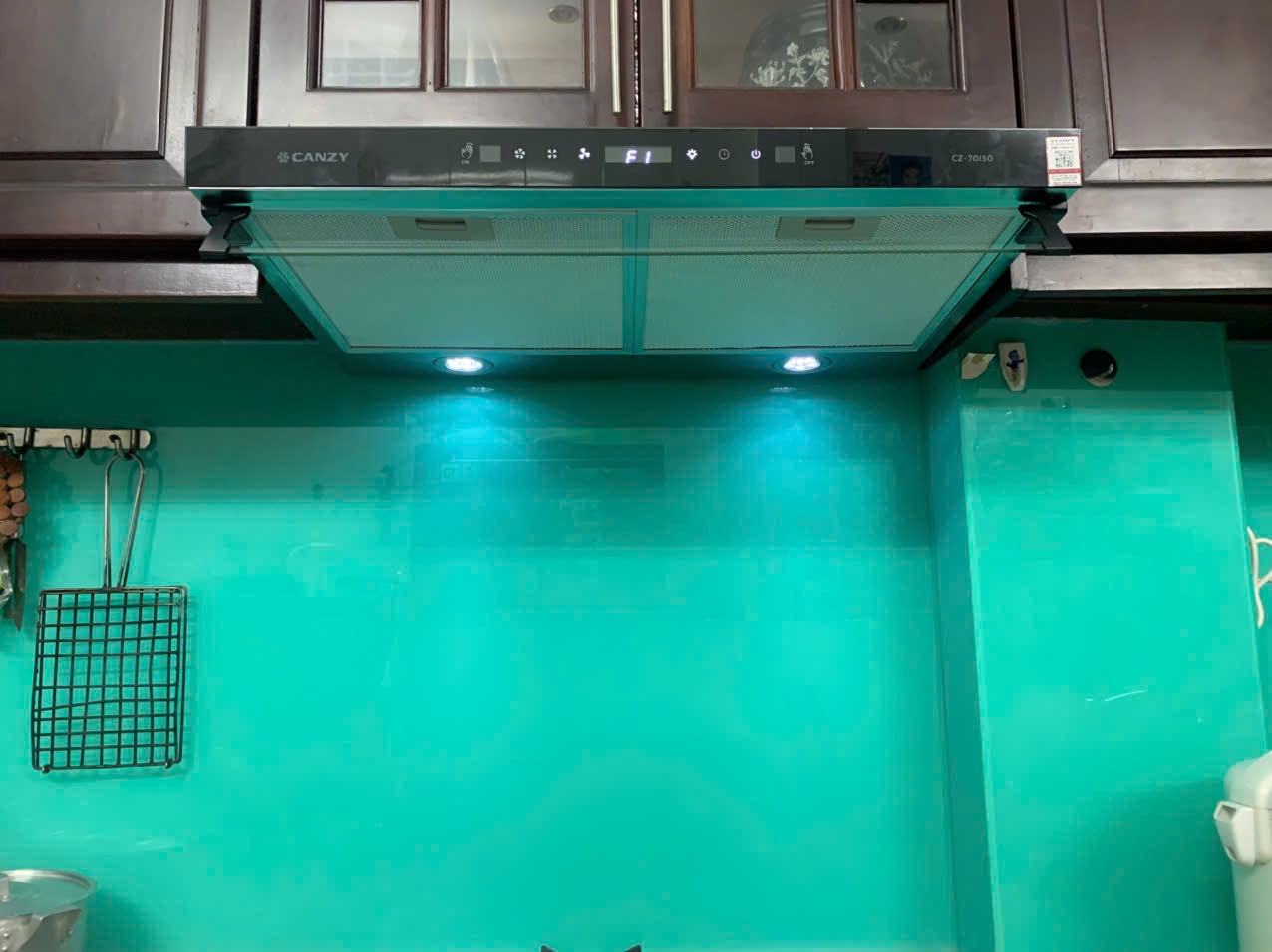 Máy hút khói, hút mùi cổ điển Canzy CZ 60I50 (điều khiển cảm biến vẫy tay)