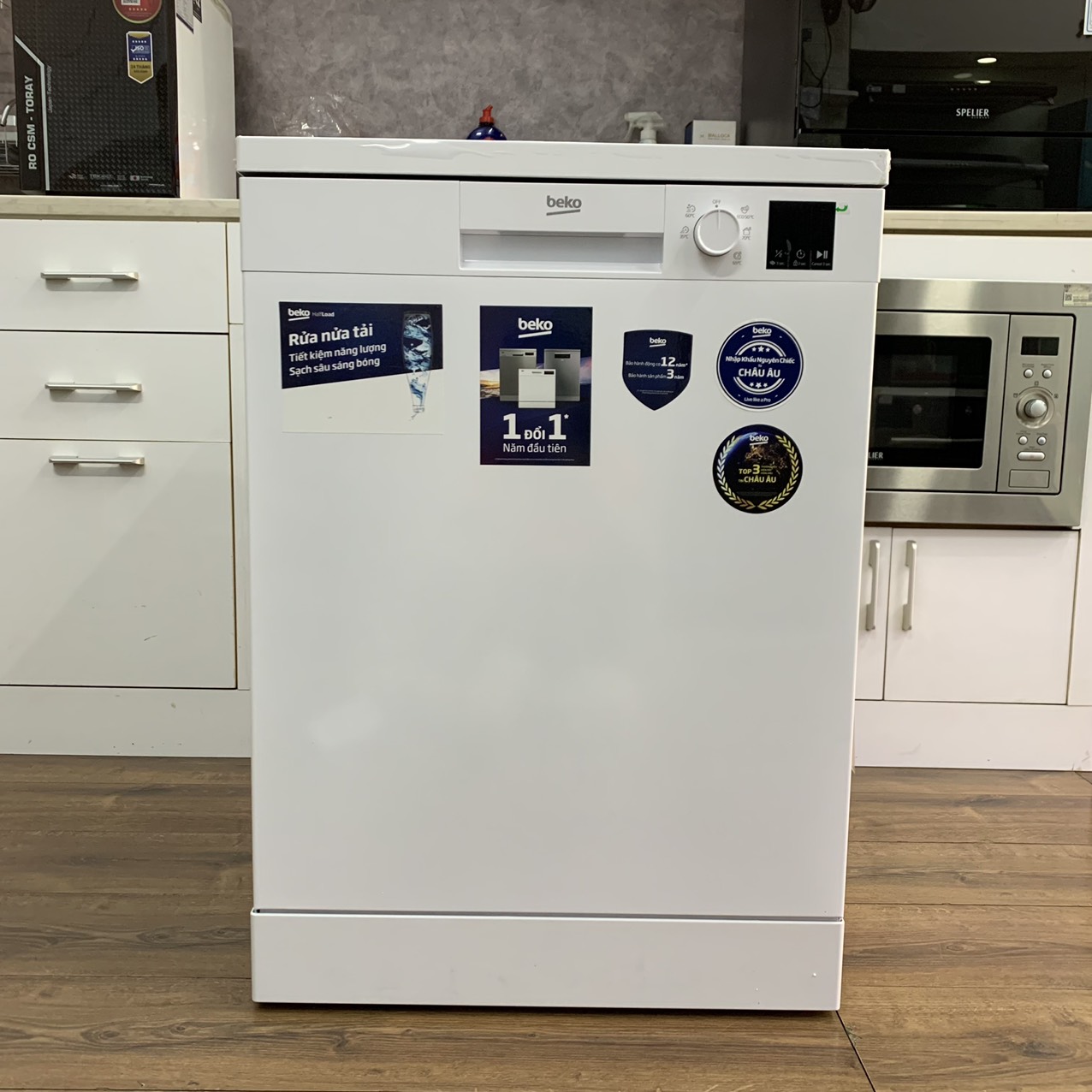 Máy rửa chén bát độc lập Beko DVN05320W