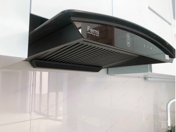 Máy hút khói, hút mùi  kính cong Fermi SH002