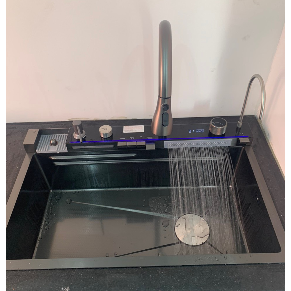 Chậu rửa chén 1 hộc 8246 - Nano đen 5 phím