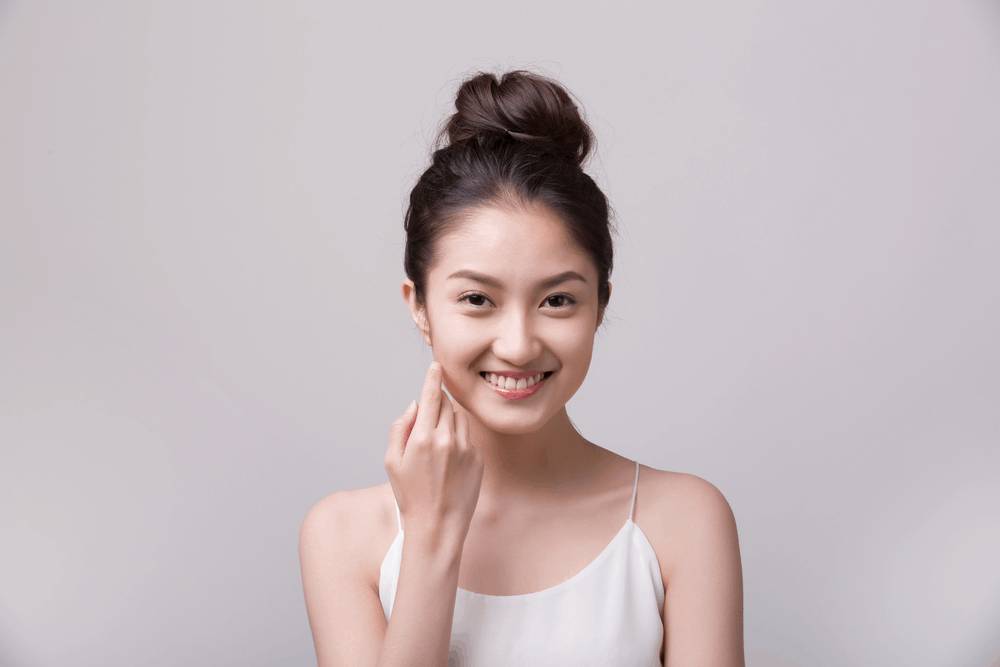Collagen giúp da căng mịn, giữa ẩm cho da, giúp da khỏe mạnh và trắng sáng