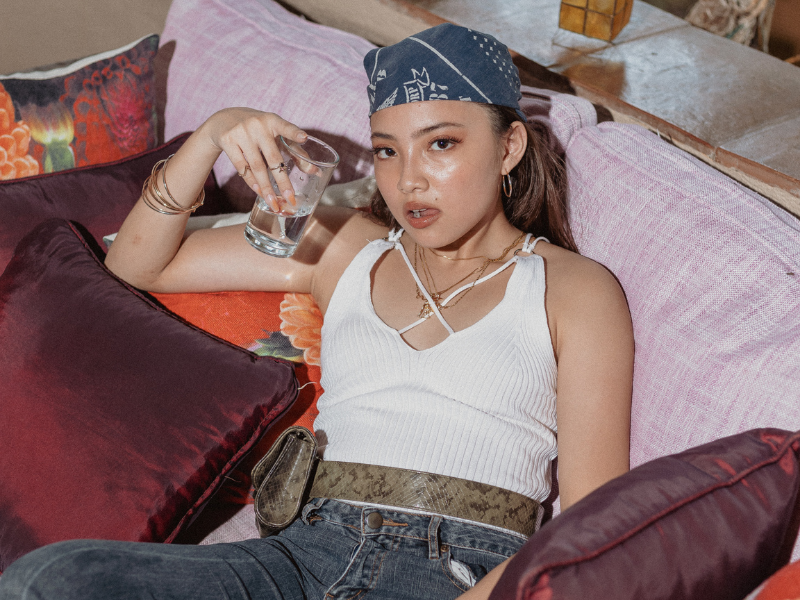 Cách phối đồ với khăn bandana cực xinh cho nàng tự tin xuống phố  Bản Tin  Tây Ninh