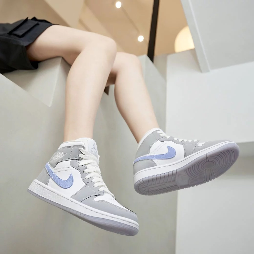 Già y Nike Air Jordan 1 Mid Grey Blue BQ6472-105