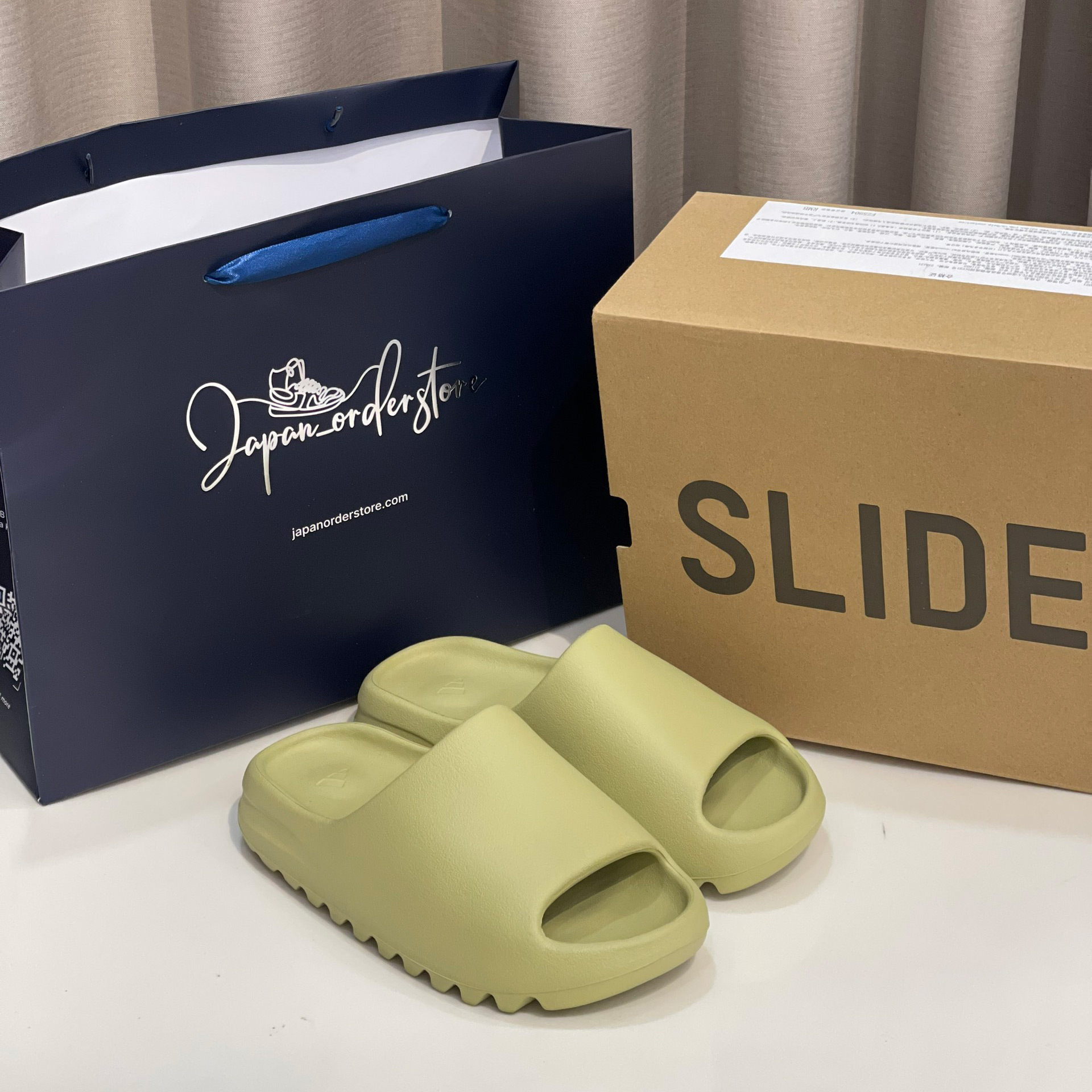 Dép Adidas Yeezy Slide Resin FZ5904