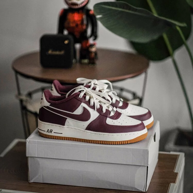 nike air force 1 red gum bottom