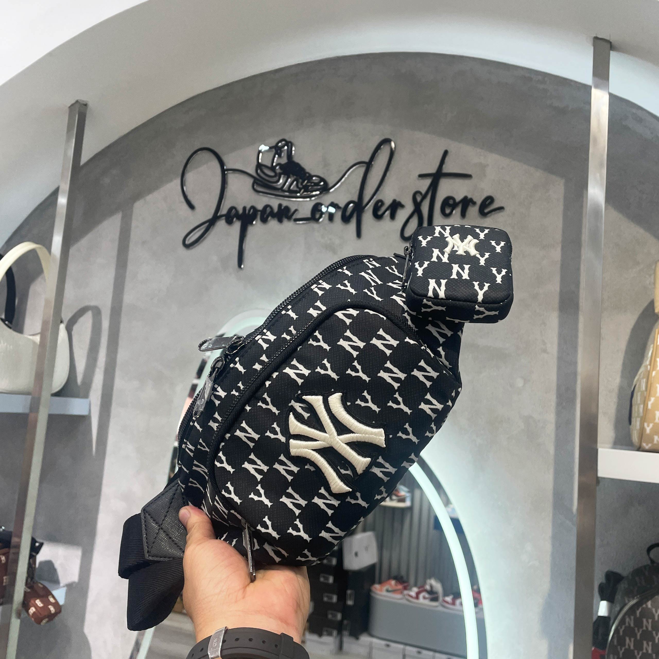 Túi MLB Monogram Hip Sack New York Yankees 3AHSM012N-50BKS