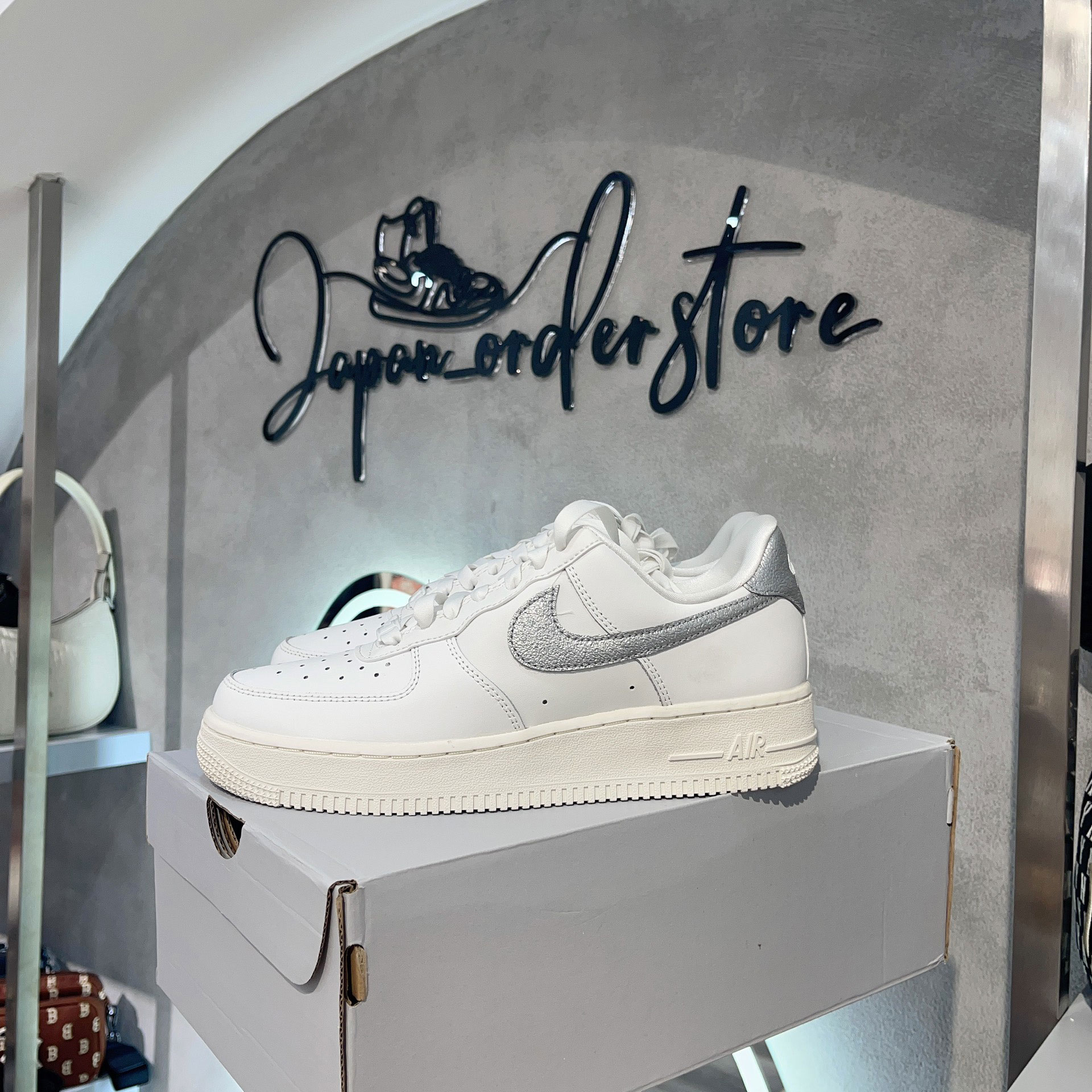 air force 1 silver swoosh