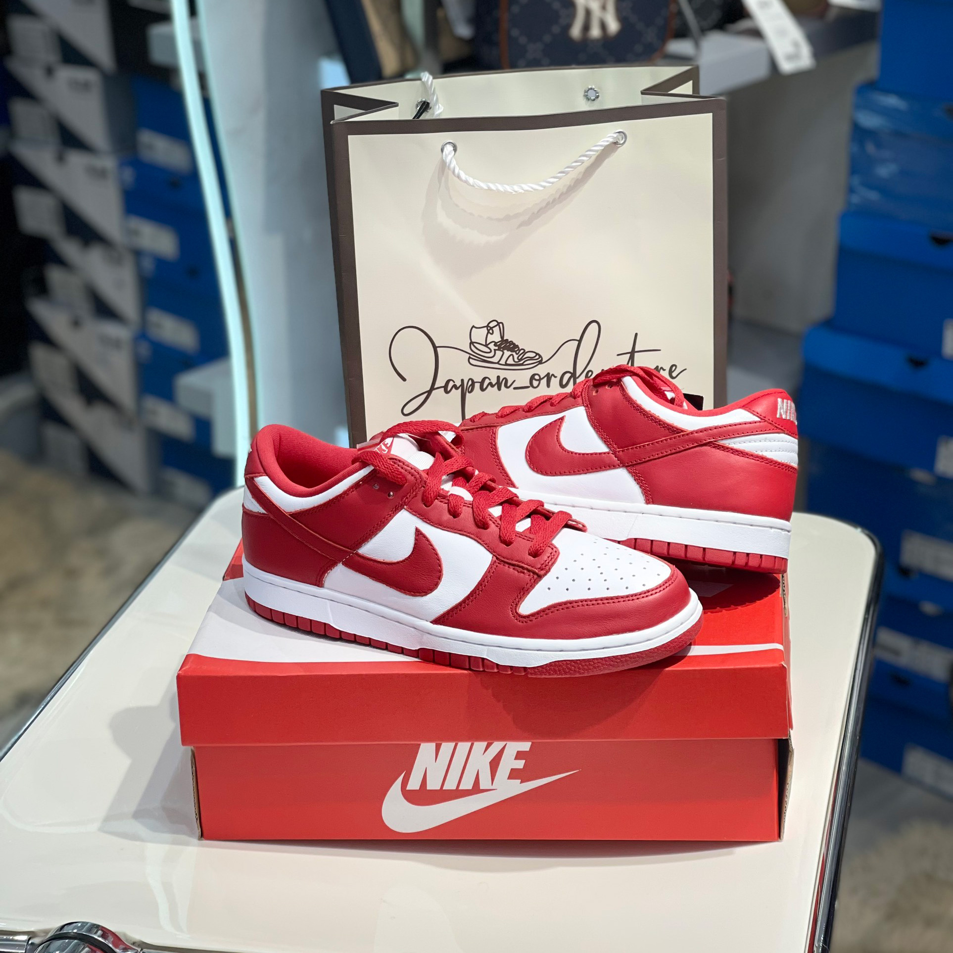 nike dunk low university red resell